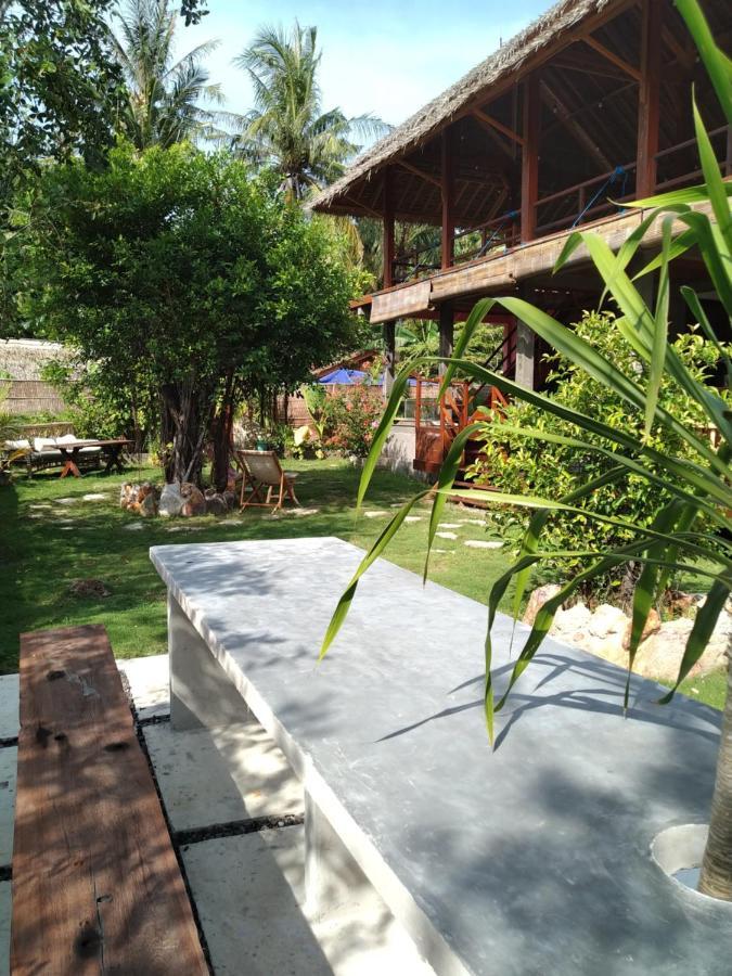 Basa-Basi Lodge Karimunjawa-Inseln Exterior foto