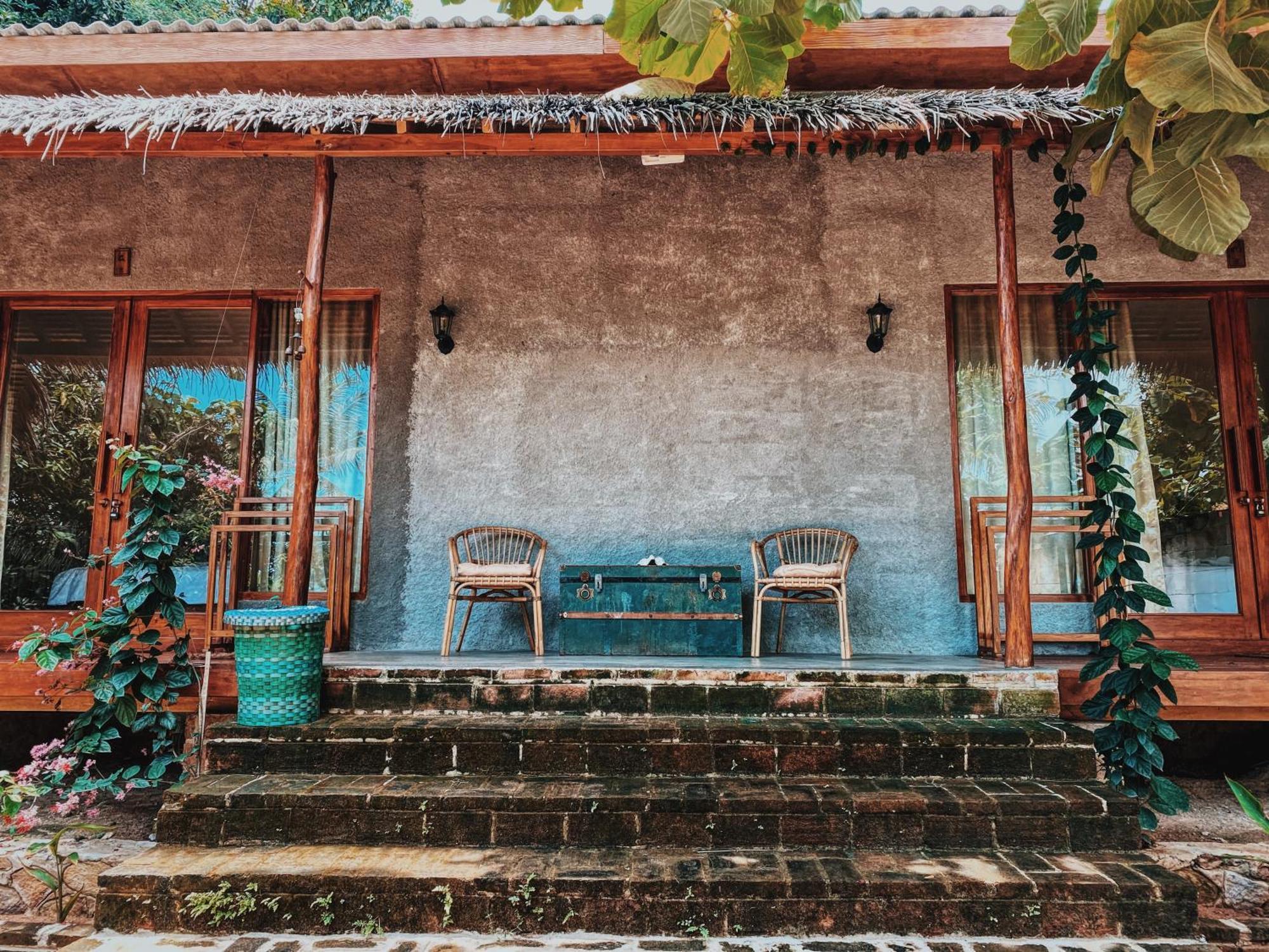 Basa-Basi Lodge Karimunjawa-Inseln Exterior foto