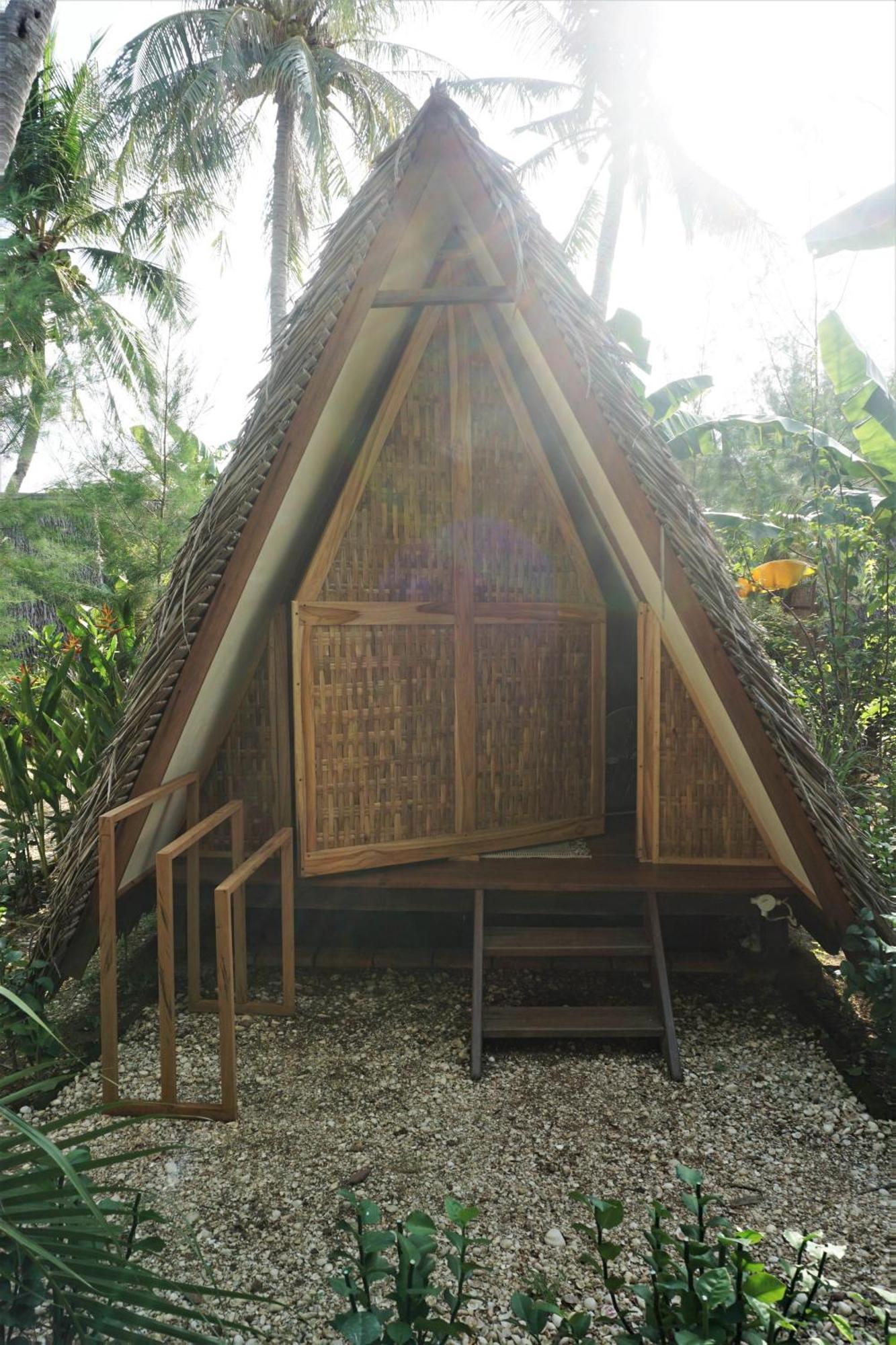 Basa-Basi Lodge Karimunjawa-Inseln Exterior foto