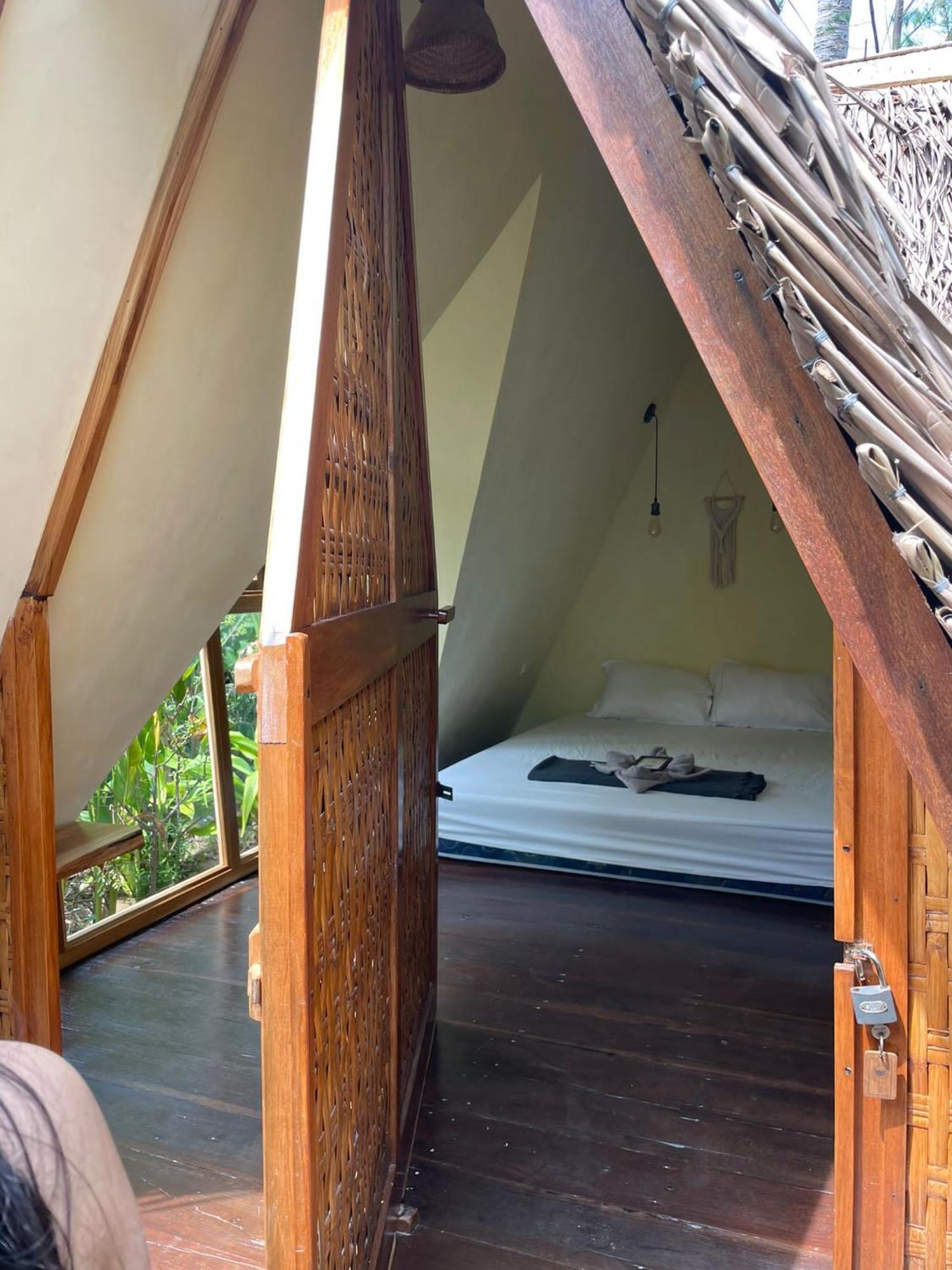 Basa-Basi Lodge Karimunjawa-Inseln Exterior foto
