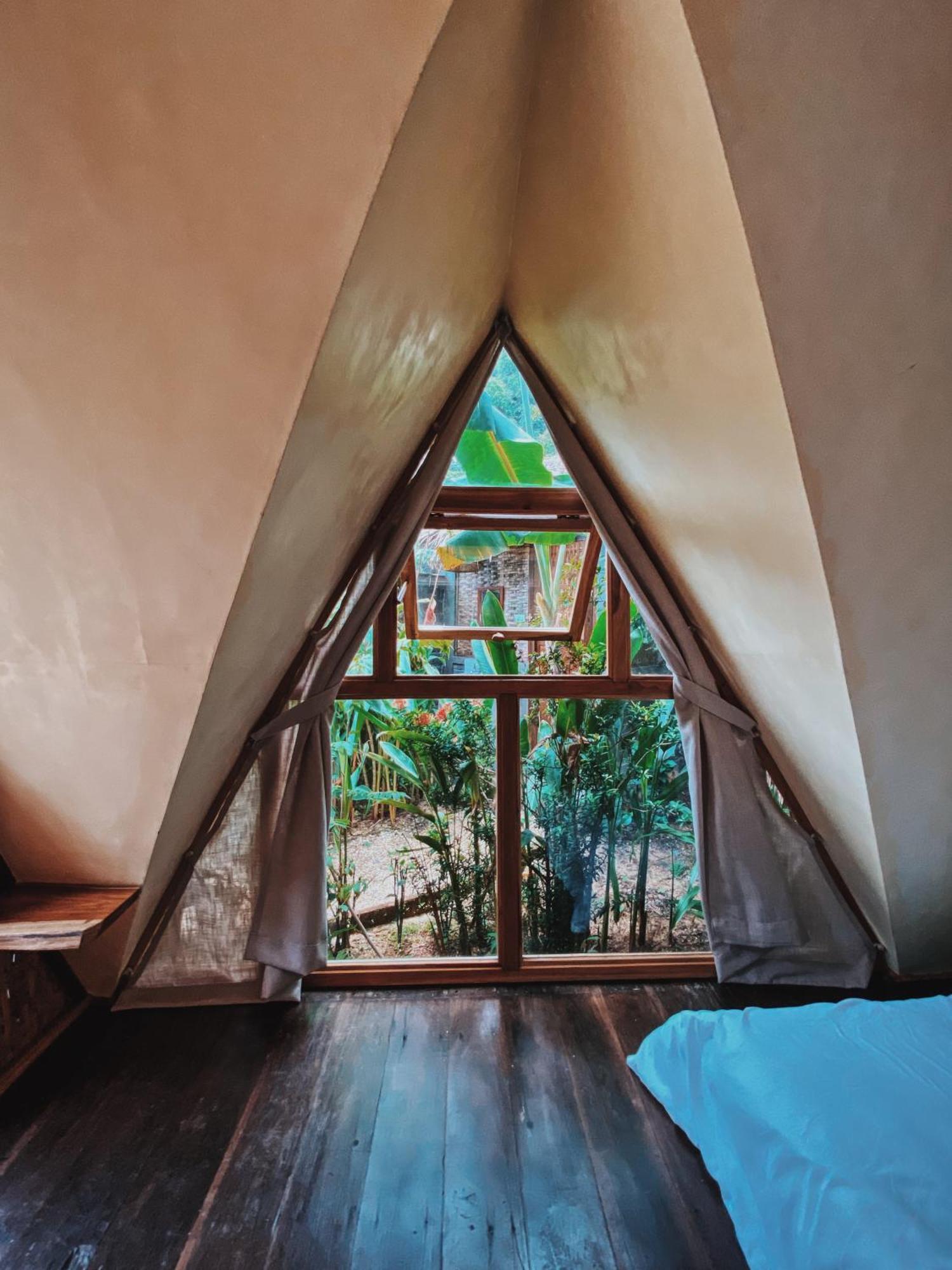 Basa-Basi Lodge Karimunjawa-Inseln Exterior foto