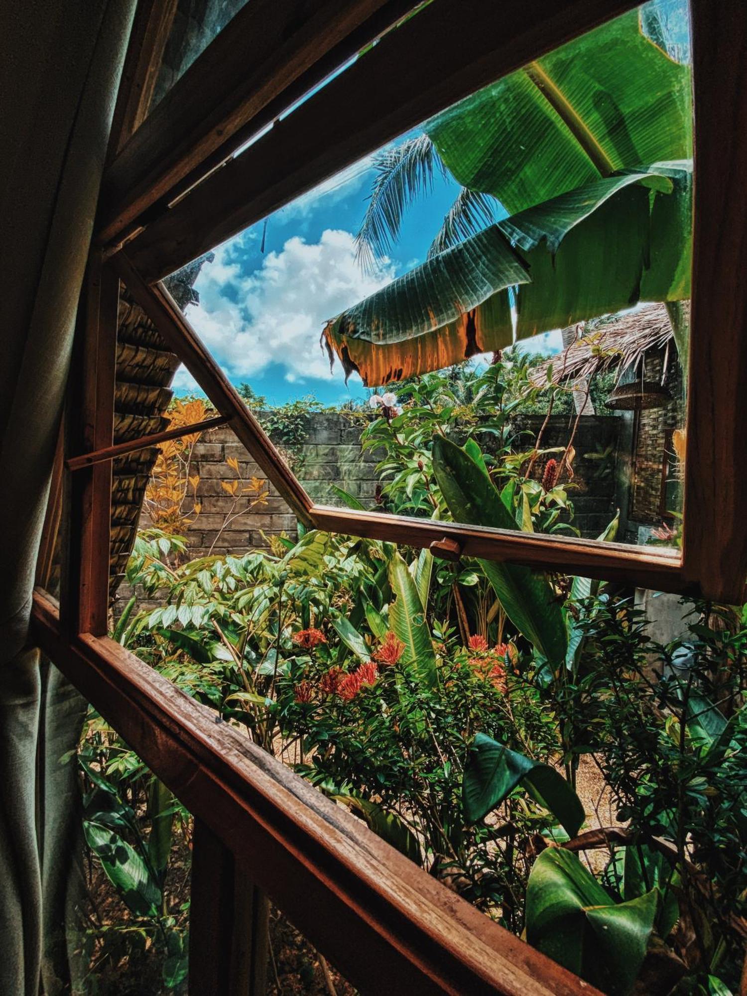 Basa-Basi Lodge Karimunjawa-Inseln Exterior foto