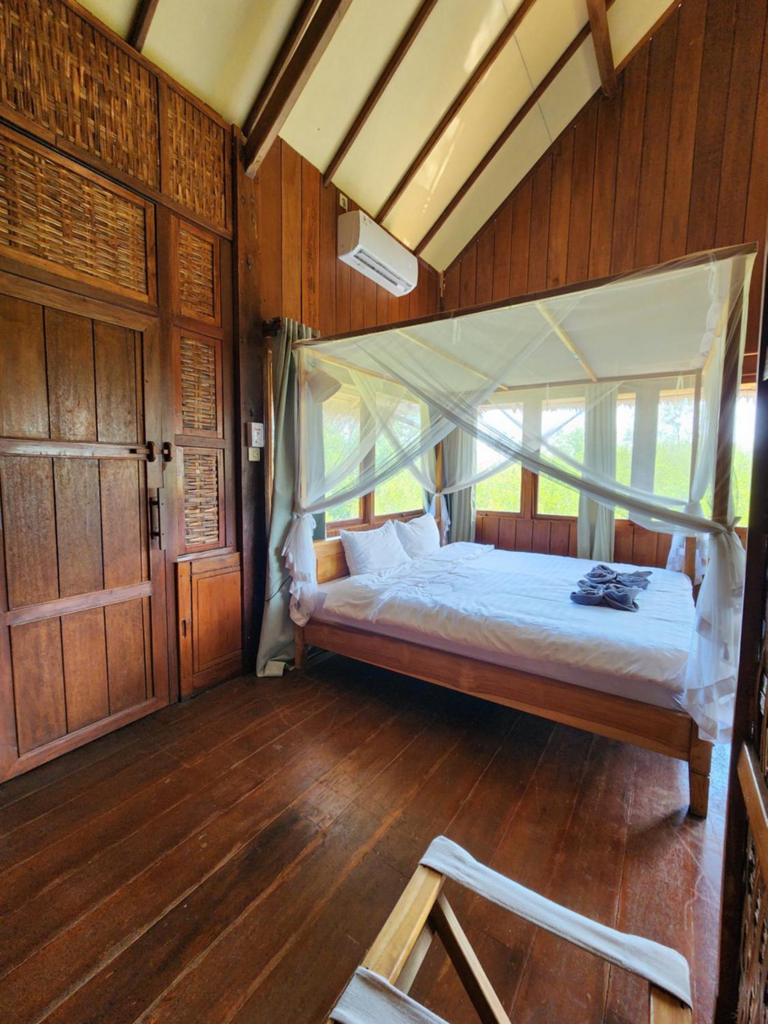 Basa-Basi Lodge Karimunjawa-Inseln Exterior foto